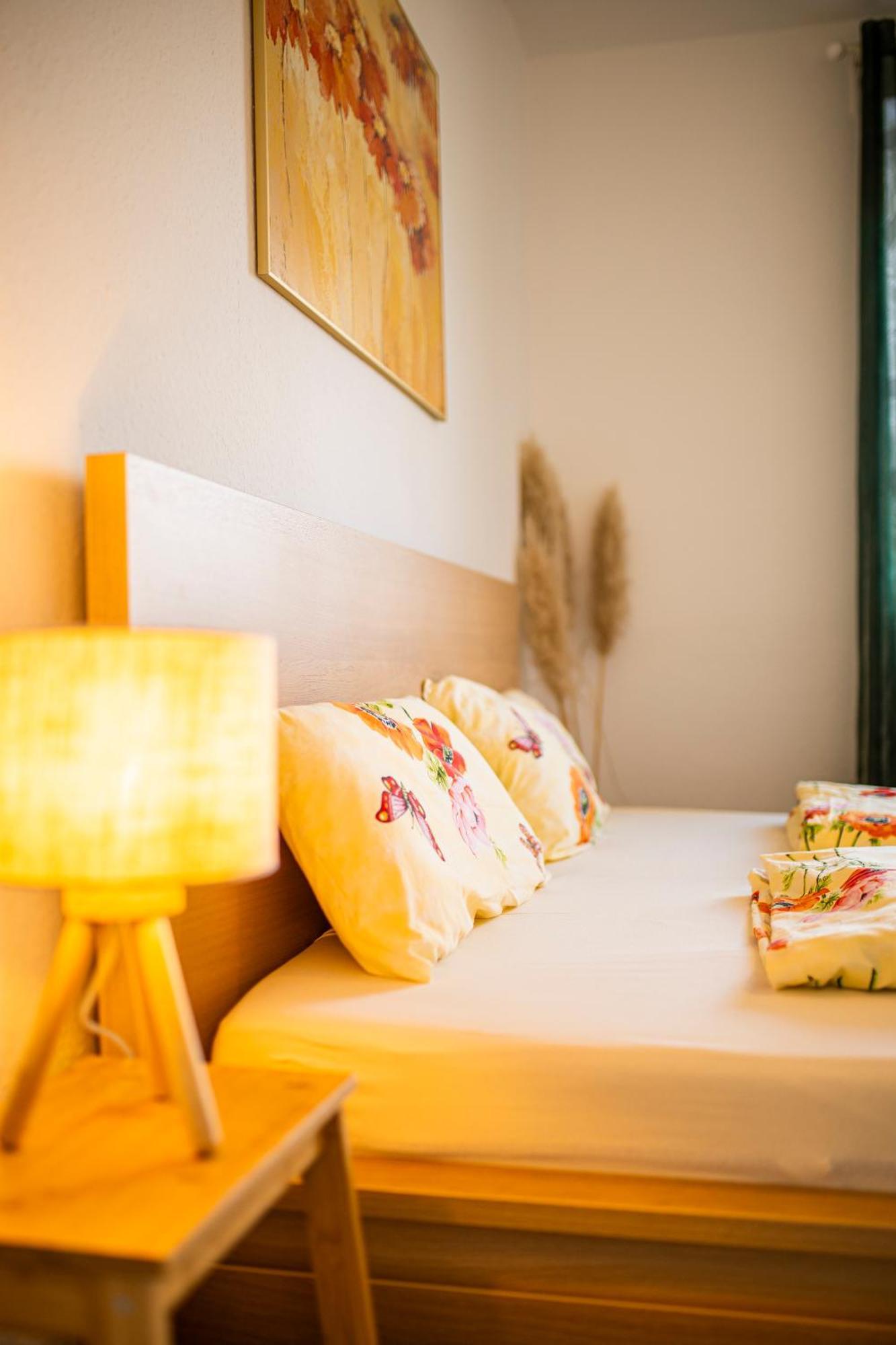 Modernes 2-Zimmer-Apartment Mit Balkon Und Netflix Jena Ngoại thất bức ảnh